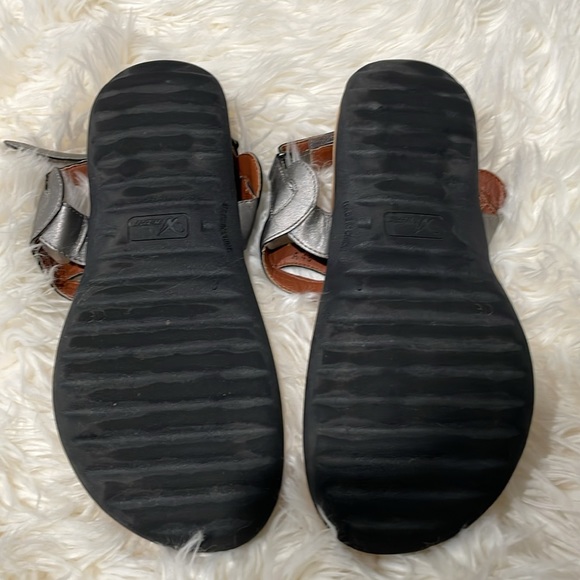 Athlefit Women's Orthopedic Arch Support Sandals, gray/silver size 8 like new - Picture 6 of 8
